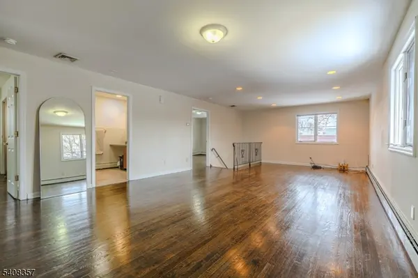 1 Veterans Pl, Elmwood Park Boro, NJ 07407