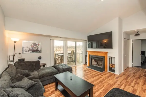 816 Aspen Dr, Plainsboro Twp., NJ 08536