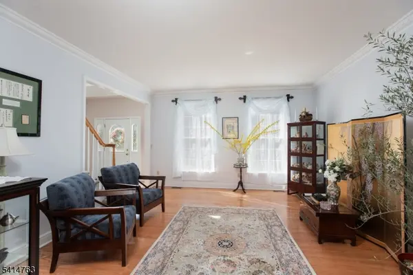 2 Ridge Rd, Green Brook Twp., NJ 08812