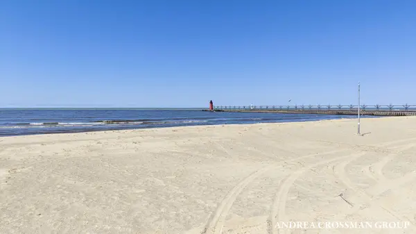 456 Monroe BLVD, South Haven City, MI 49090