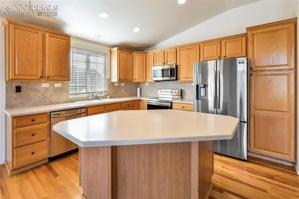 11791 Laurelcreek DR, Colorado Springs, CO 80921