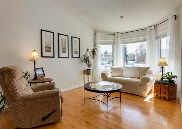 109 Sundown PL SE, Calgary, AB T2X 3B7