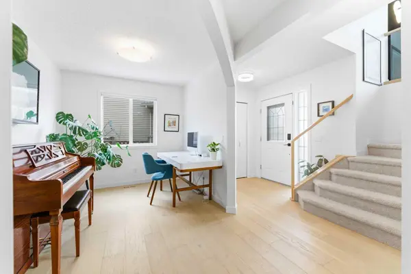 40 Tuscany Ridge GN NW, Calgary, AB T3L 2J4