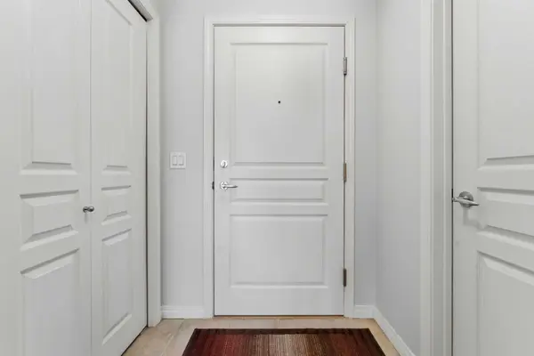 22 Richard PL SW #430, Calgary, AB T3E 7N6