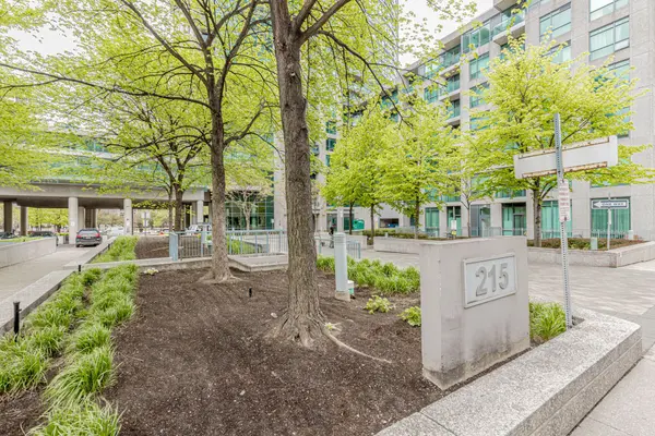 215 Fort York BLVD #1611, Toronto C01, ON M5V 4A2