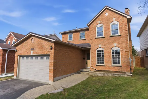 888 Lavis CT, Oshawa, ON L1K 1W1