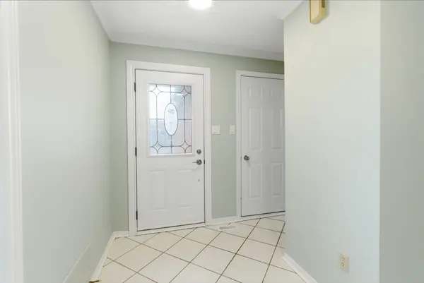 888 Lavis CT, Oshawa, ON L1K 1W1