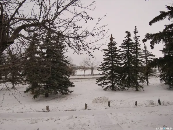 3926 Castle ROAD, Regina, SK S4S 6A4