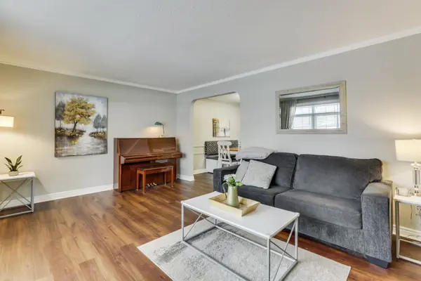 1089 Viscount RD, London South, ON N6K 1H9