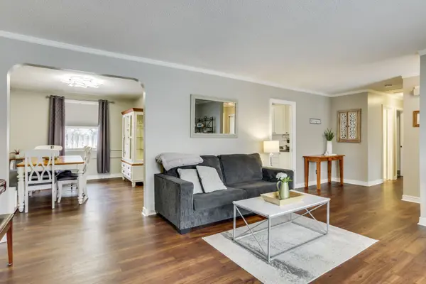 1089 Viscount RD, London South, ON N6K 1H9