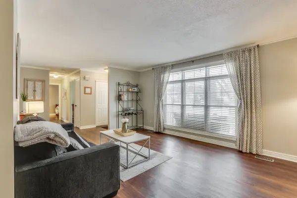 1089 Viscount RD, London South, ON N6K 1H9