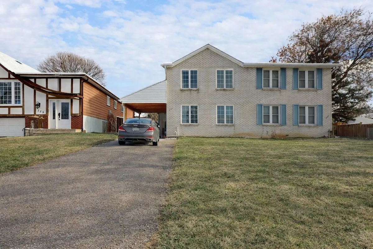 257 Cherokee BLVD, Toronto C15, ON M2H 2J9