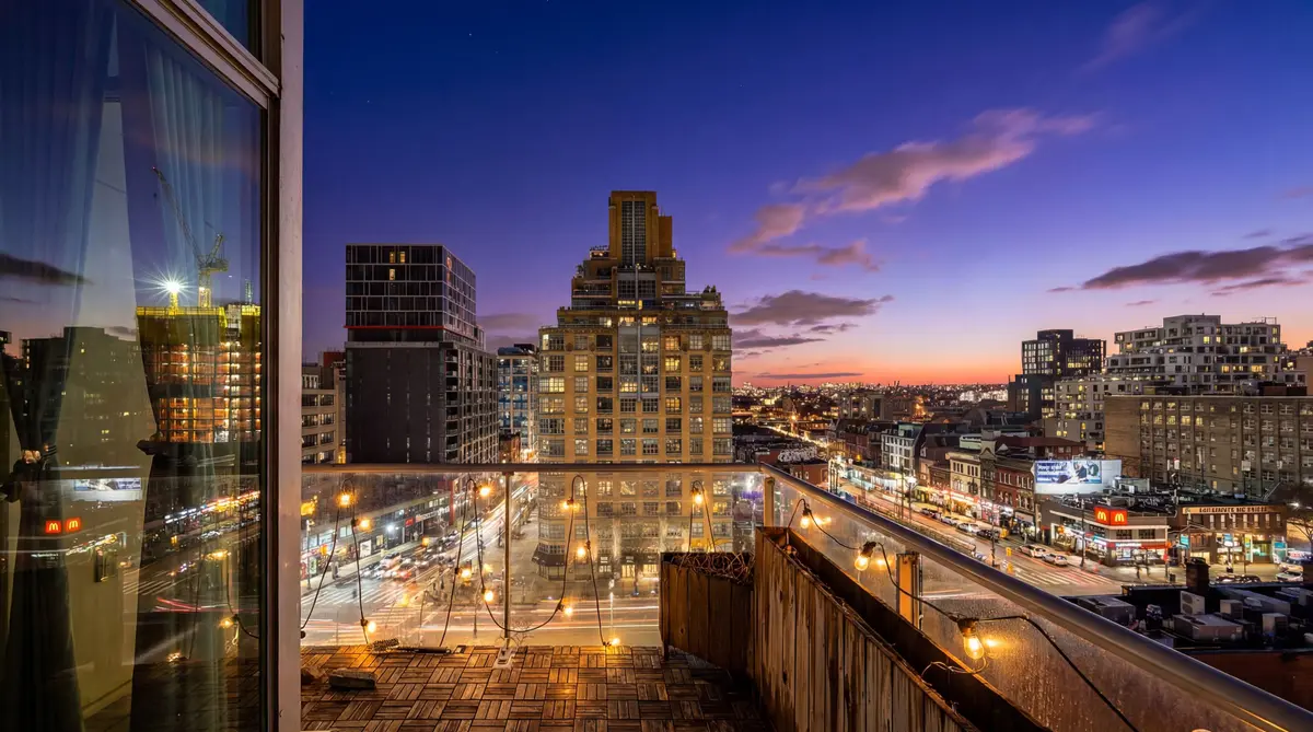 388 Richmond ST W #913, Toronto C01, ON M5V 3P1