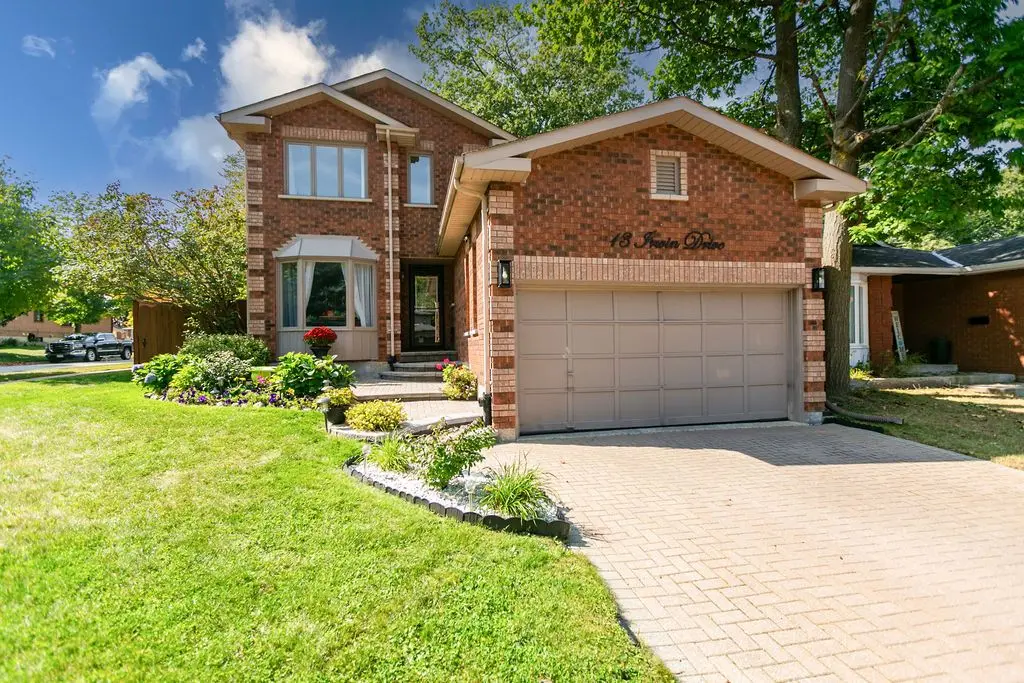13 Irwin DR, Barrie, ON L4N 7A6