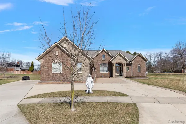 4411 Forster LN, Shelby Charter Township, MI 48316
