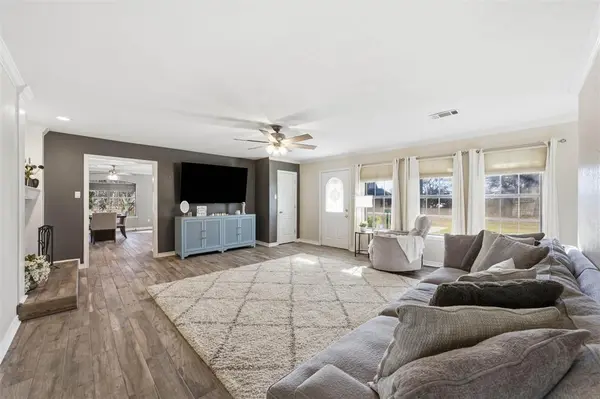 1211 Overlook Court, Whitney, TX 76692