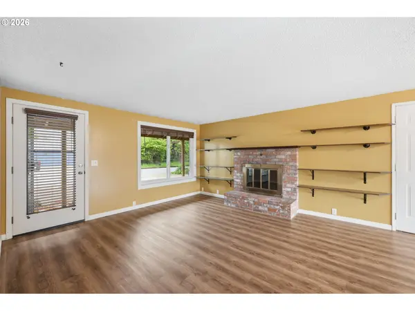 2690 CARBONA ST, Eugene, OR 97404