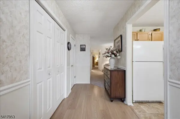 530 Azalea Ter, Branchburg Twp., NJ 08876