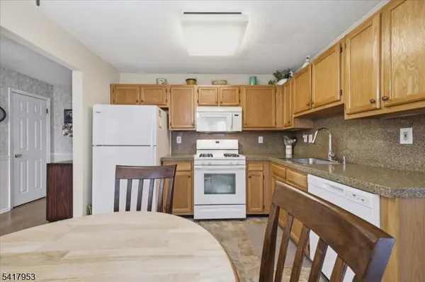 530 Azalea Ter, Branchburg Twp., NJ 08876