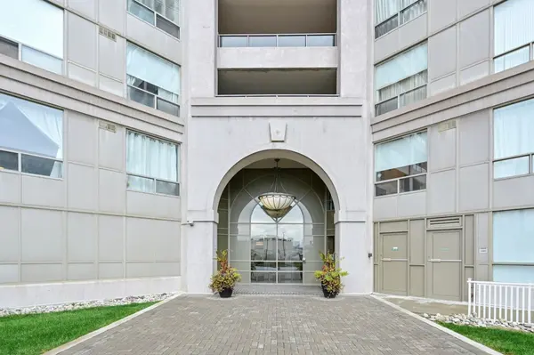 9015 Leslie ST #Lph11, Richmond Hill, ON L4B 3B6