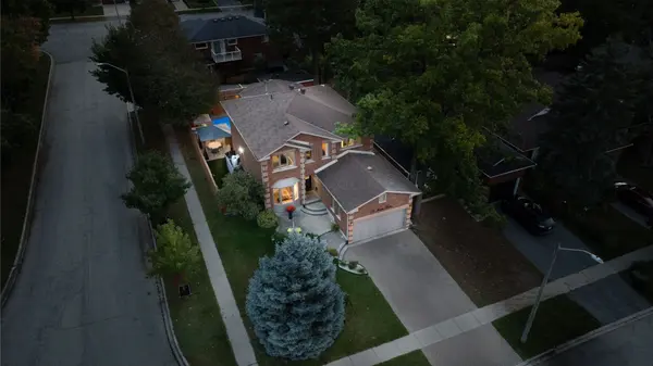 13 Irwin DR, Barrie, ON L4N 7A6