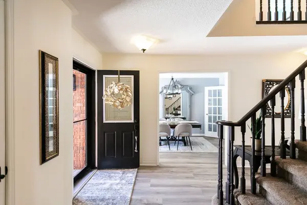 13 Irwin DR, Barrie, ON L4N 7A6