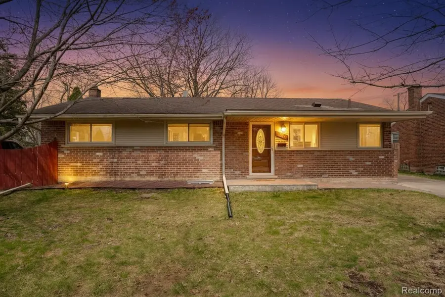 30267 Champine ST, St. Clair Shores, MI 48082