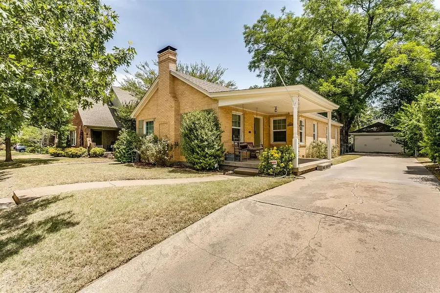 3245 Cockrell Avenue, Fort Worth, TX 76109