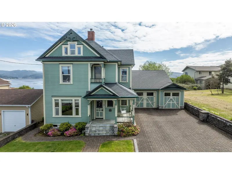 2139 MCPHERSON ST, North Bend, OR 97459