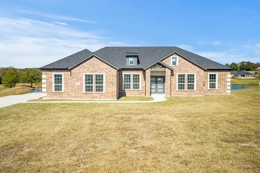 23690 Champion Drive, Lindale, TX 75771