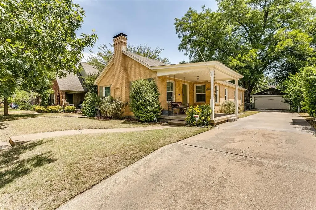 3245 Cockrell Avenue, Fort Worth, TX 76109