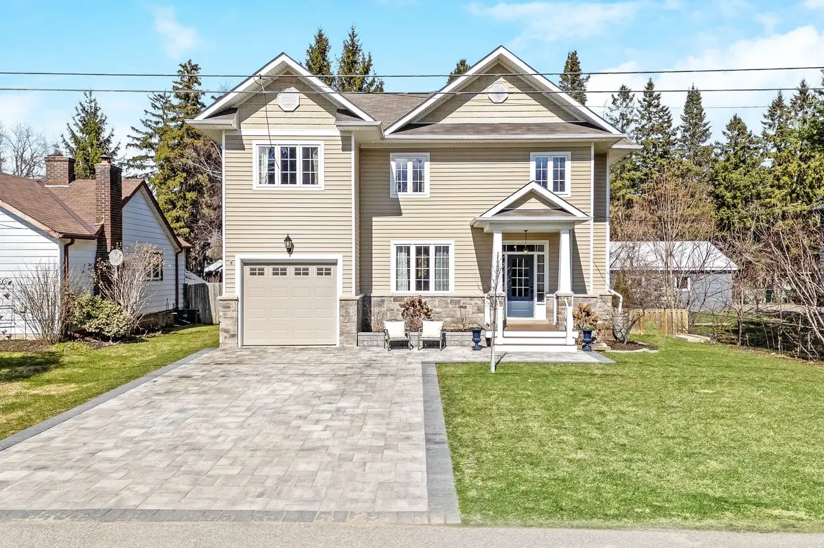 3 Beaver ST, Halton Hills, ON L7G 3P4