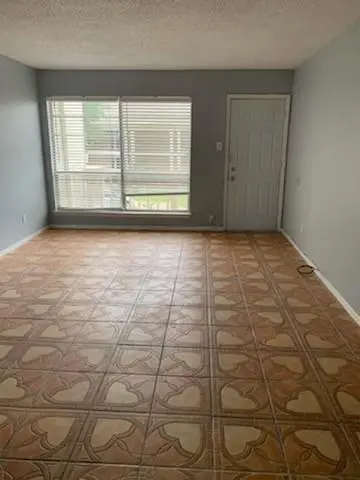 5063 Ridglea Lane #1006, Fort Worth, TX 76116