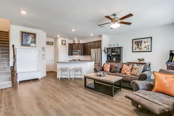 2402 Eureka Way, Lewisville, TX 75056