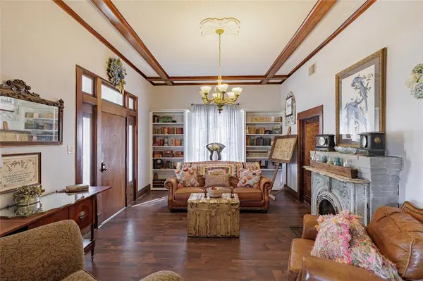 403 W Franklin Street, Alvord, TX 76225