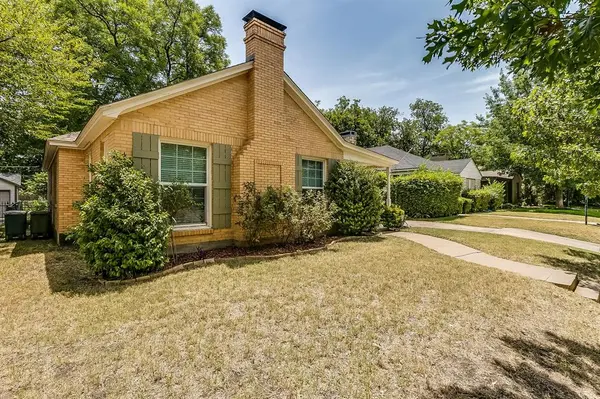 3245 Cockrell Avenue, Fort Worth, TX 76109