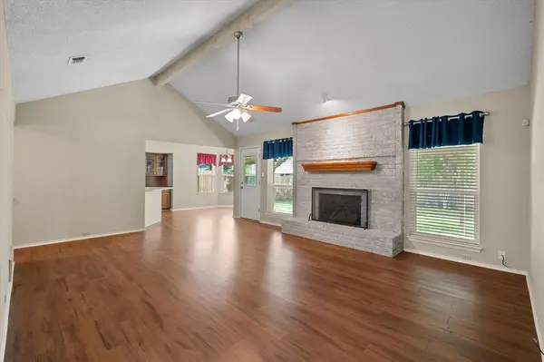 1536 Stratford Drive, Mansfield, TX 76063