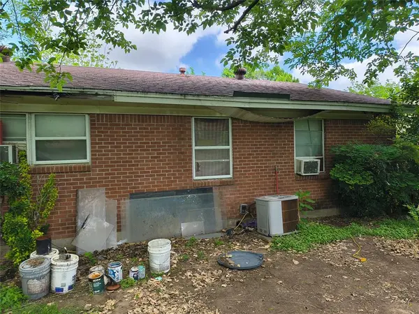 600 Thompson Drive, Saginaw, TX 76179