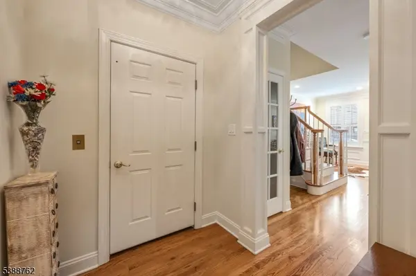 23 Community Pl, Morristown Town, NJ 07960