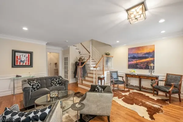 23 Community Pl, Morristown Town, NJ 07960