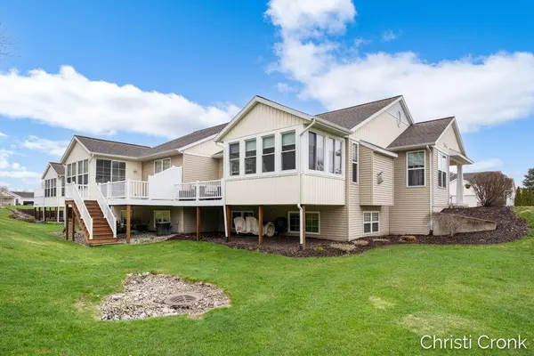 7334 Watermark DR, Allendale Twp, MI 49401