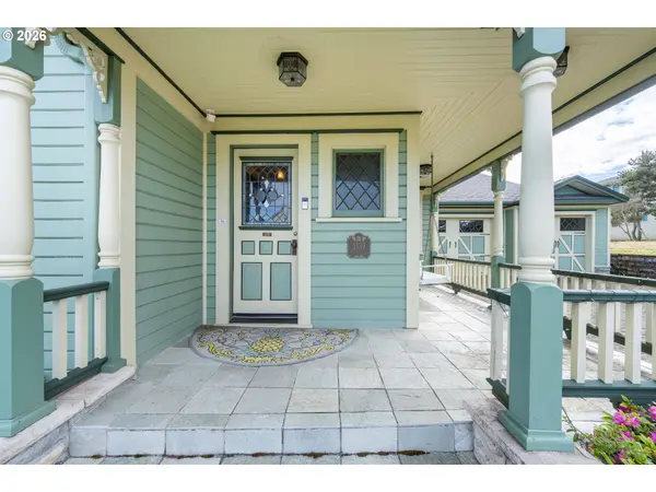 2139 MCPHERSON ST, North Bend, OR 97459