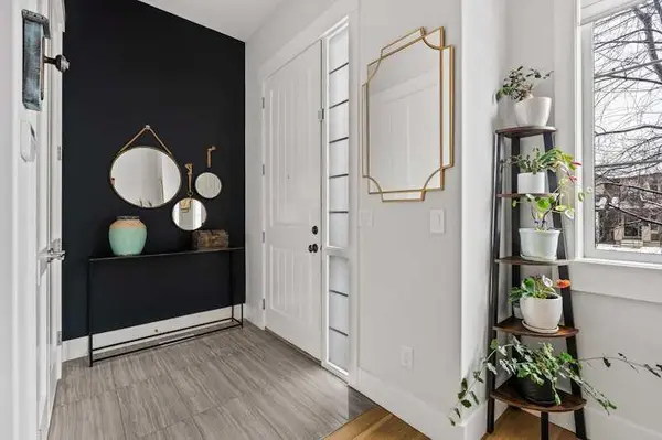 3917 16 ST SW, Calgary, AB T2T 4H5