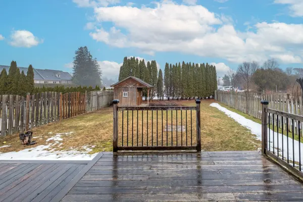 1683 Canadore CRES, Oshawa, ON L1G 8A7