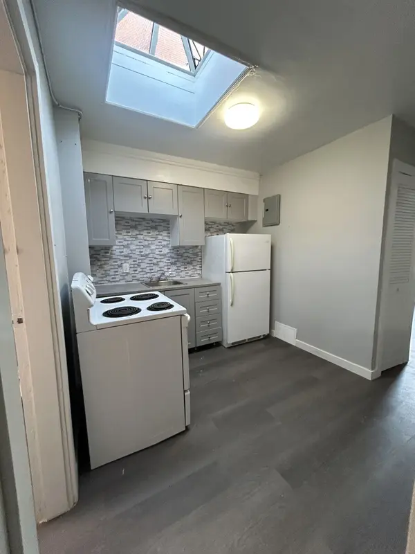 10140 Yonge ST #5, Richmond Hill, ON L4C 1T6