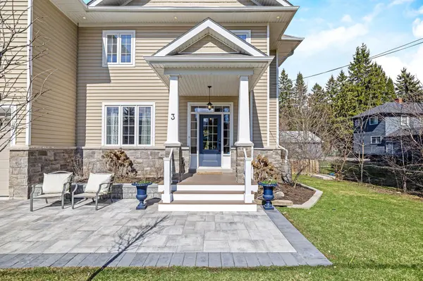 3 Beaver ST, Halton Hills, ON L7G 3P4