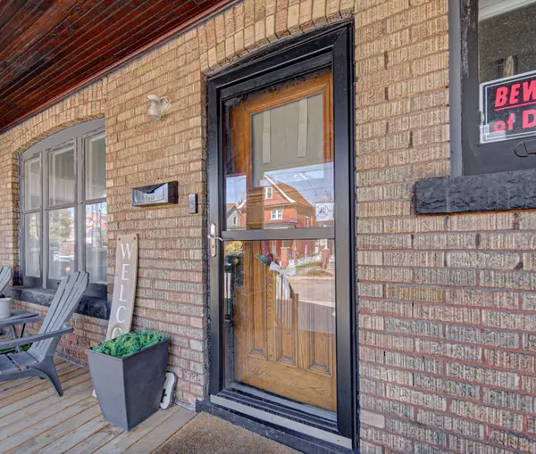 54 Belmont AVE, Hamilton, ON L8L 7M1