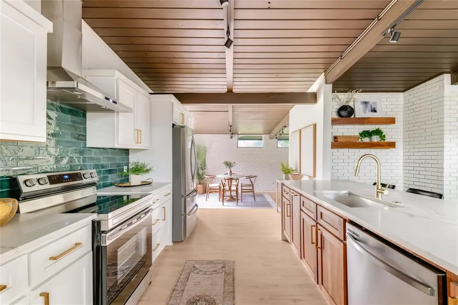 3611 Marsh Lane Place, Dallas, TX 75220