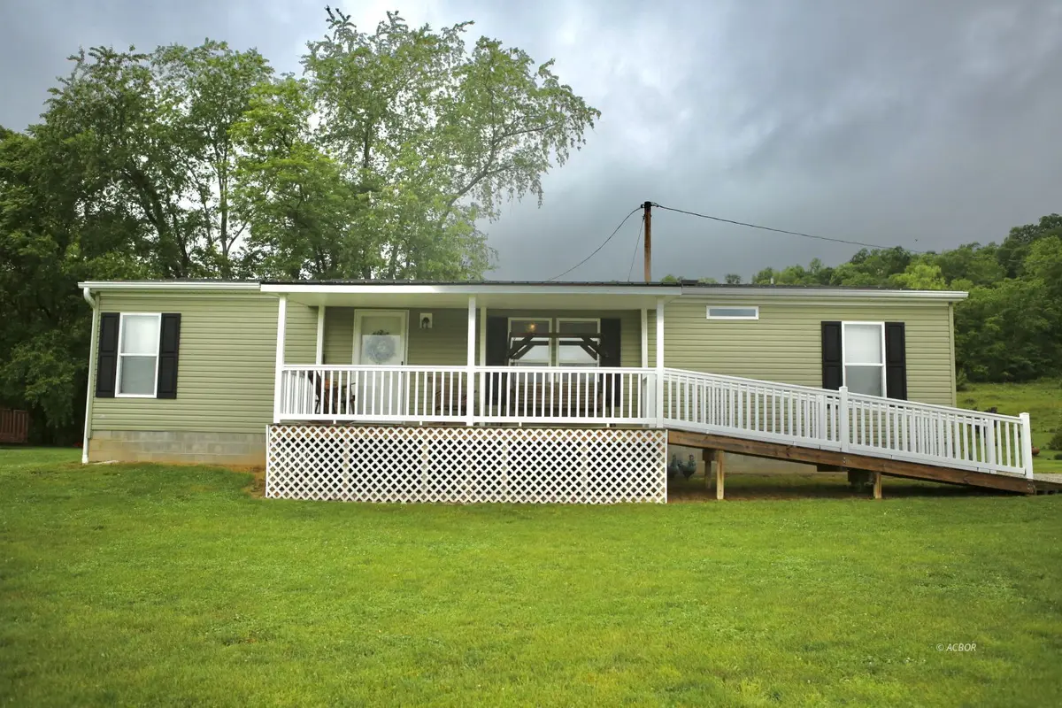 65 Horse Creek Rd, Crown City, OH 45623