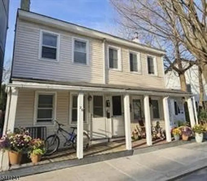 26 Elm St, Lambertville City, NJ 08530